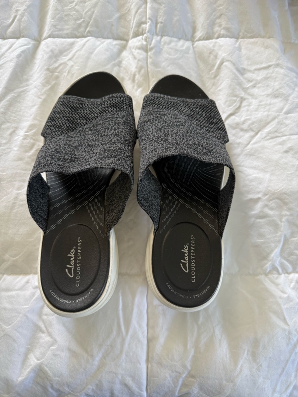 Clarks Women's Gray Knit Slide Sandals